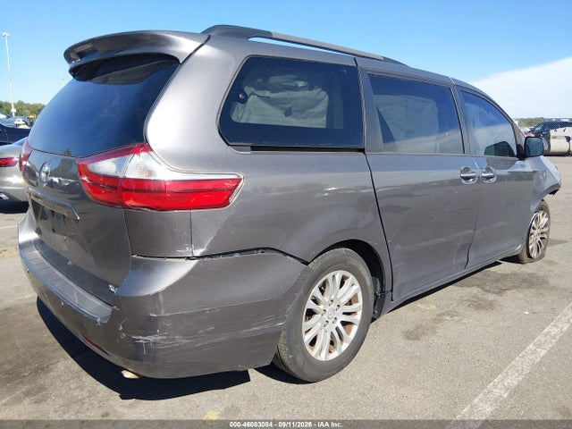 2017 TOYOTA SIENNA XLE 8 PASSENGER 4