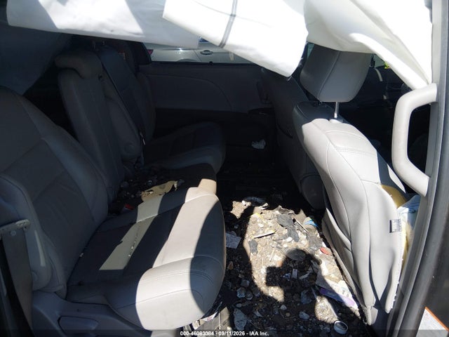 2017 TOYOTA SIENNA XLE 8 PASSENGER 8