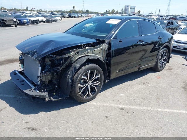 2025 TOYOTA CROWN XLE 2