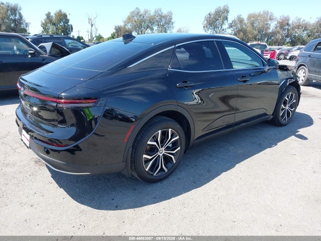 2025 TOYOTA CROWN XLE 4