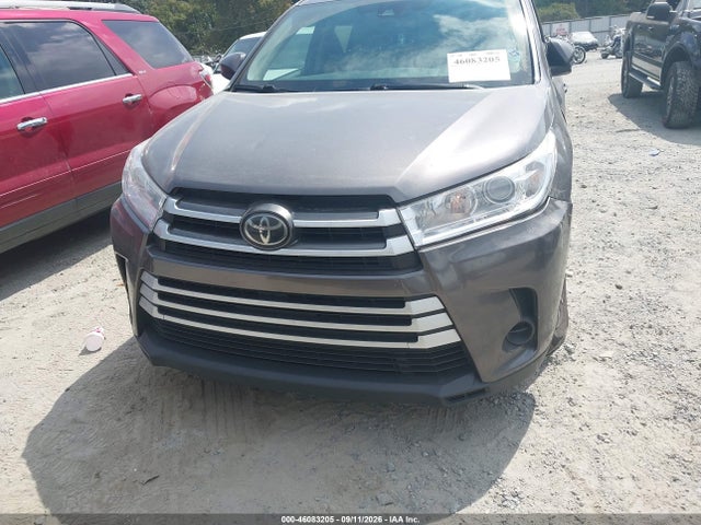 2017 TOYOTA HIGHLANDER LE 12