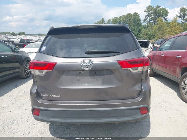 2017 TOYOTA HIGHLANDER LE 16