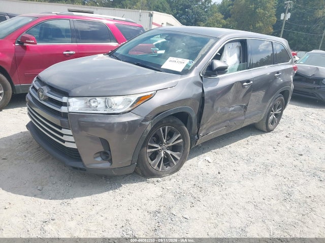 2017 TOYOTA HIGHLANDER LE 2