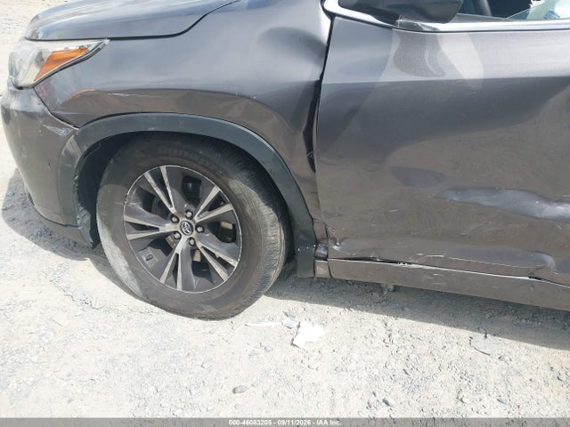 2017 TOYOTA HIGHLANDER LE 6