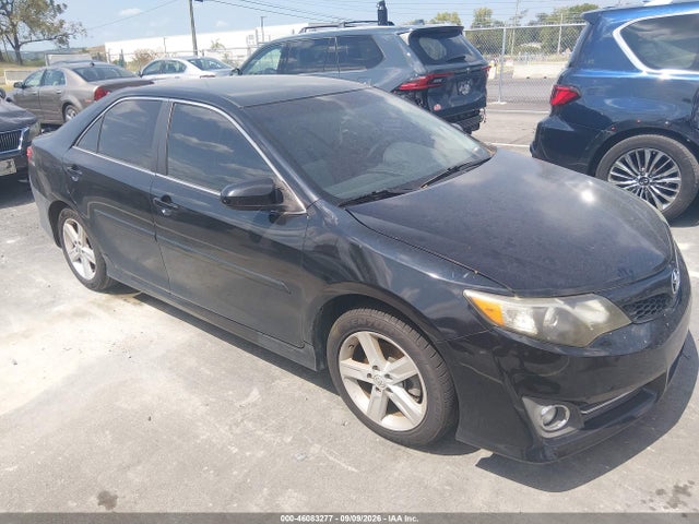 2014 TOYOTA CAMRY SE