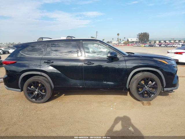 2021 TOYOTA HIGHLANDER LIMITED 14