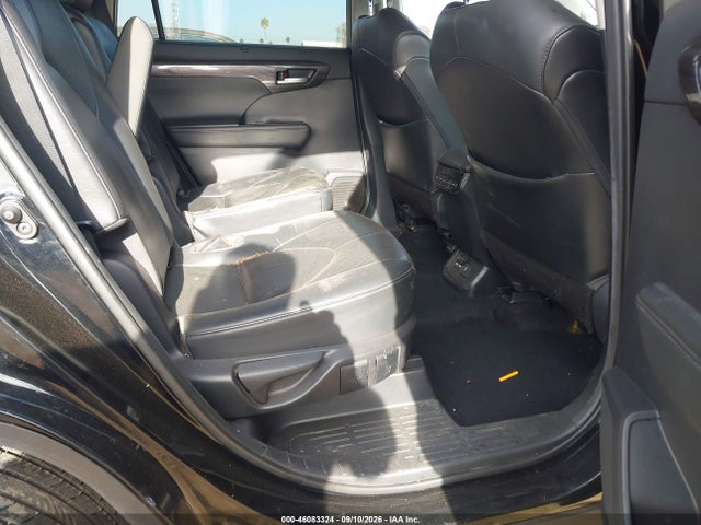 2021 TOYOTA HIGHLANDER LIMITED 8