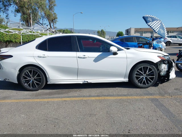 2021 TOYOTA CAMRY SE 15