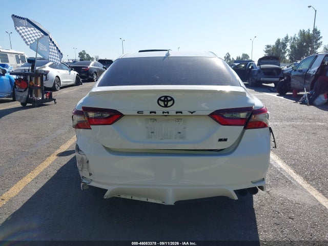 2021 TOYOTA CAMRY SE 18