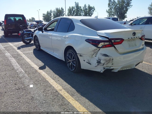2021 TOYOTA CAMRY SE 3