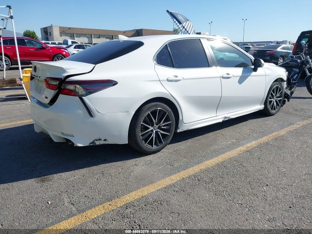 2021 TOYOTA CAMRY SE 4