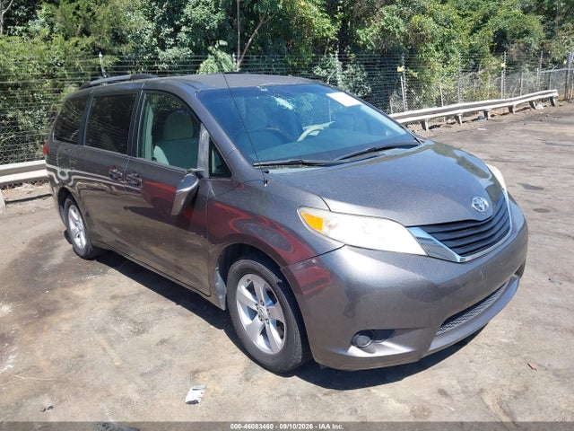 2011 TOYOTA SIENNA LE V6