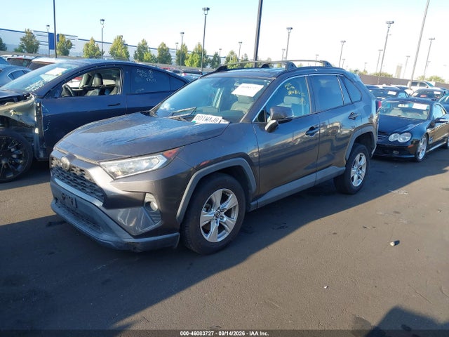 2020 TOYOTA RAV4 XLE 2