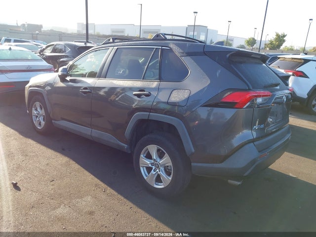 2020 TOYOTA RAV4 XLE 3