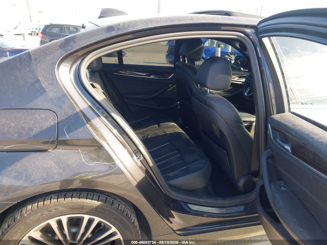 2019 BMW 530I 8