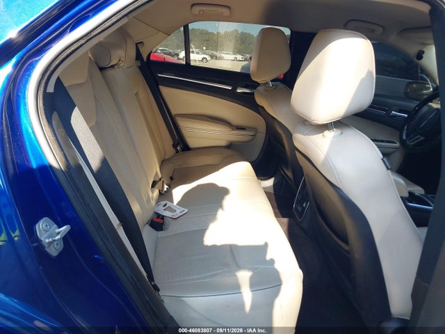 2019 CHRYSLER 300 LIMITED 8
