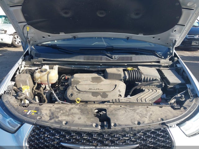 2023 CHRYSLER PACIFICA TOURING L 10