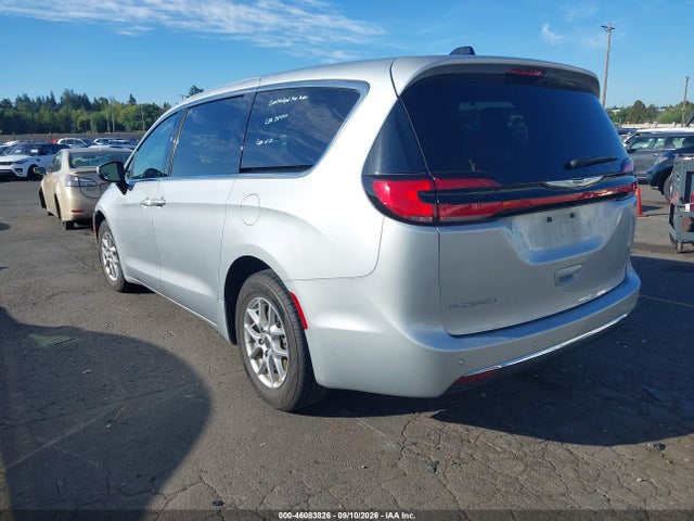 2023 CHRYSLER PACIFICA TOURING L 3