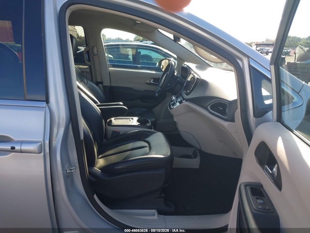2023 CHRYSLER PACIFICA TOURING L 5