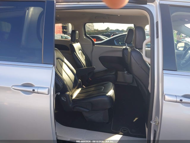 2023 CHRYSLER PACIFICA TOURING L 8