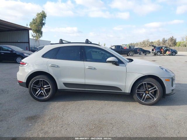 2021 PORSCHE MACAN 13