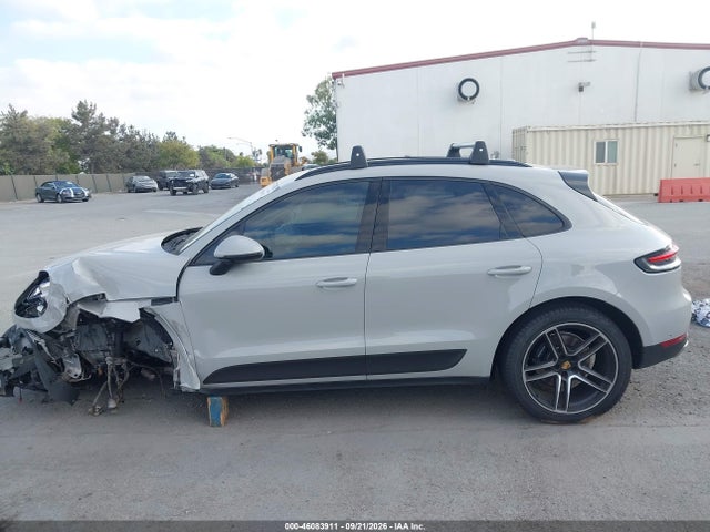 2021 PORSCHE MACAN 14