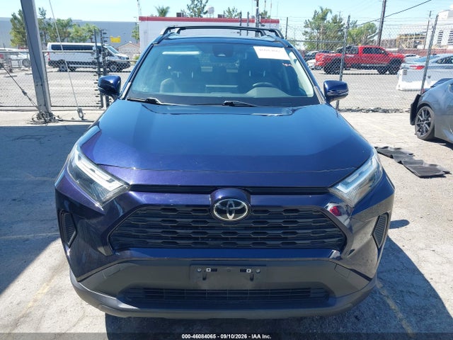 2022 TOYOTA RAV4 XLE 12