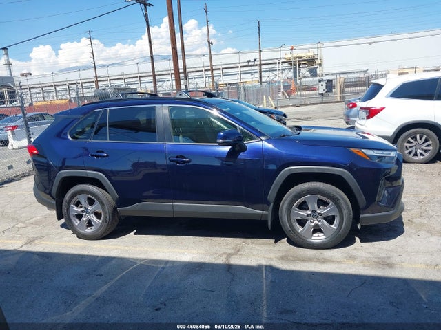 2022 TOYOTA RAV4 XLE 13