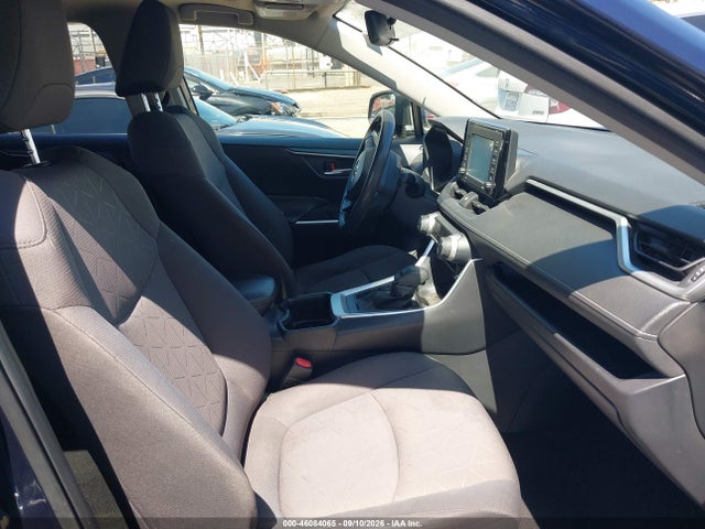 2022 TOYOTA RAV4 XLE 5