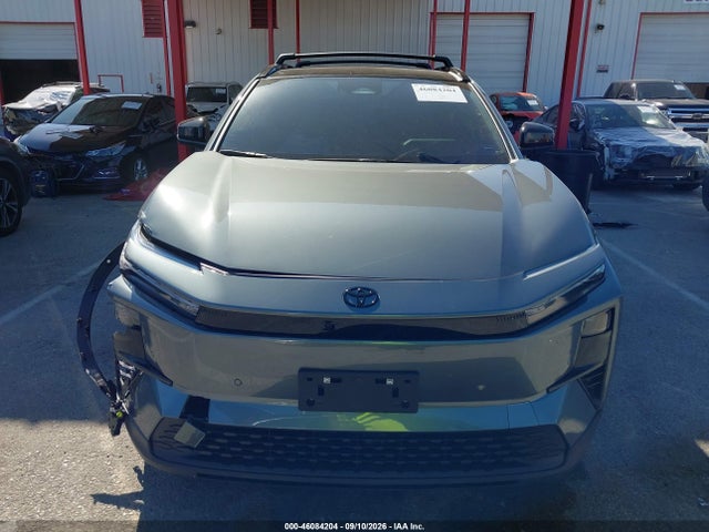 2026 TOYOTA C-HR XSE 12