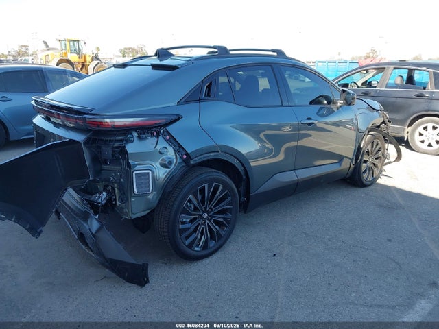 2026 TOYOTA C-HR XSE 4