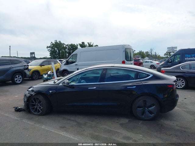 2018 TESLA MODEL 3 LONG RANGE/PERFORMANCE 13