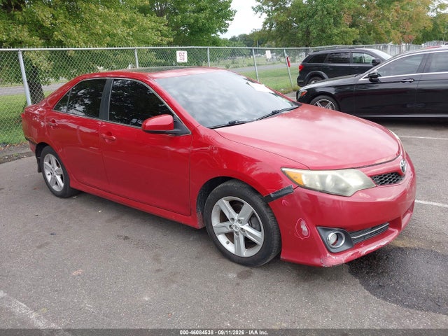 2012 TOYOTA CAMRY SE