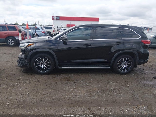 2017 TOYOTA HIGHLANDER SE 15