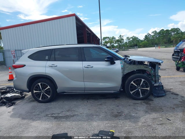 2022 TOYOTA HIGHLANDER XSE 13