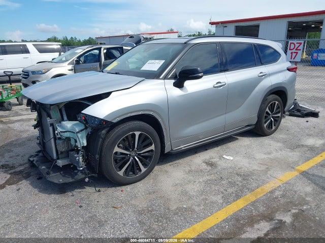 2022 TOYOTA HIGHLANDER XSE 2