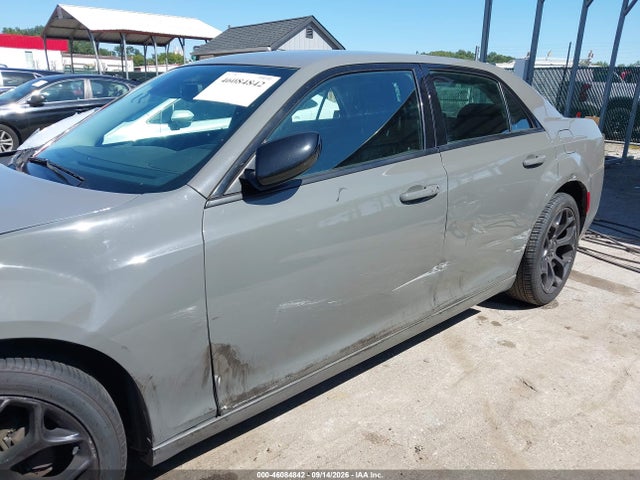 2019 CHRYSLER 300 TOURING 18