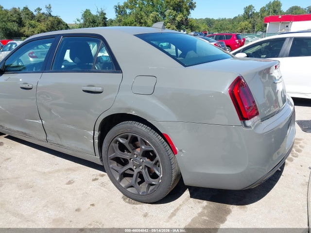 2019 CHRYSLER 300 TOURING 19