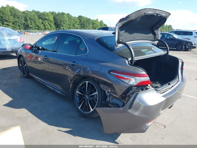 2018 TOYOTA CAMRY XSE 3