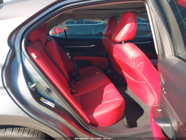 2018 TOYOTA CAMRY XSE 8