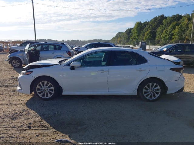 2022 TOYOTA CAMRY LE 13