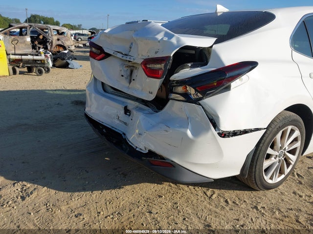 2022 TOYOTA CAMRY LE 17