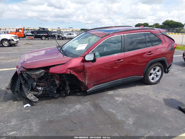2019 TOYOTA RAV4 XLE 2