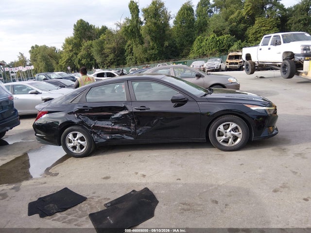 2022 HYUNDAI ELANTRA SE 13