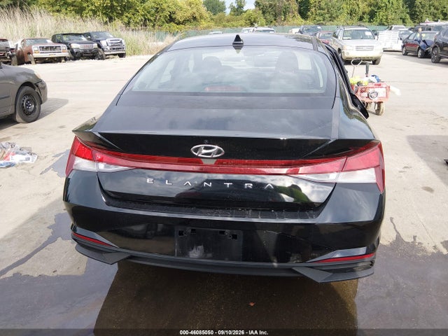 2022 HYUNDAI ELANTRA SE 16