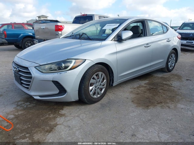 2018 HYUNDAI ELANTRA SE 2