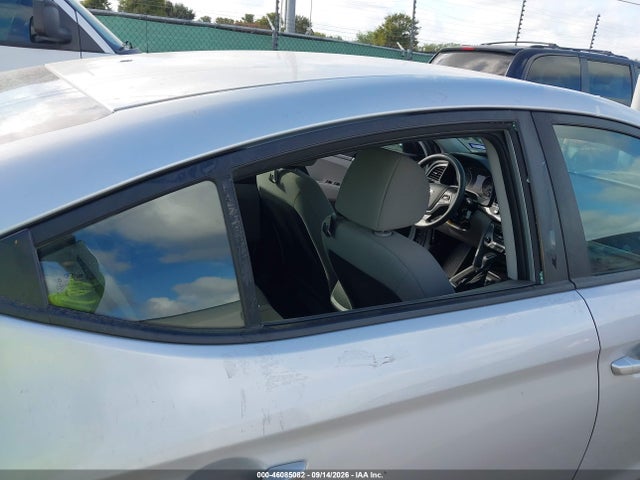 2018 HYUNDAI ELANTRA SE 6