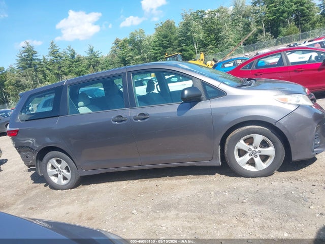 2018 TOYOTA SIENNA L 7 PASSENGER 14