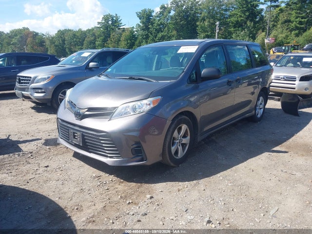 2018 TOYOTA SIENNA L 7 PASSENGER 2