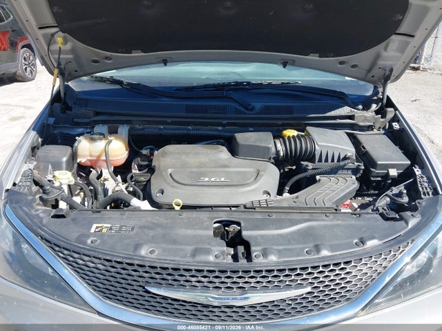 2017 CHRYSLER PACIFICA TOURING 10